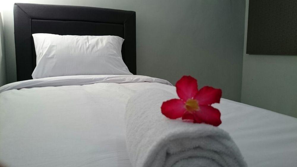 RedDoorz Plus @ Hotel Star 88 Tugu Exterior foto