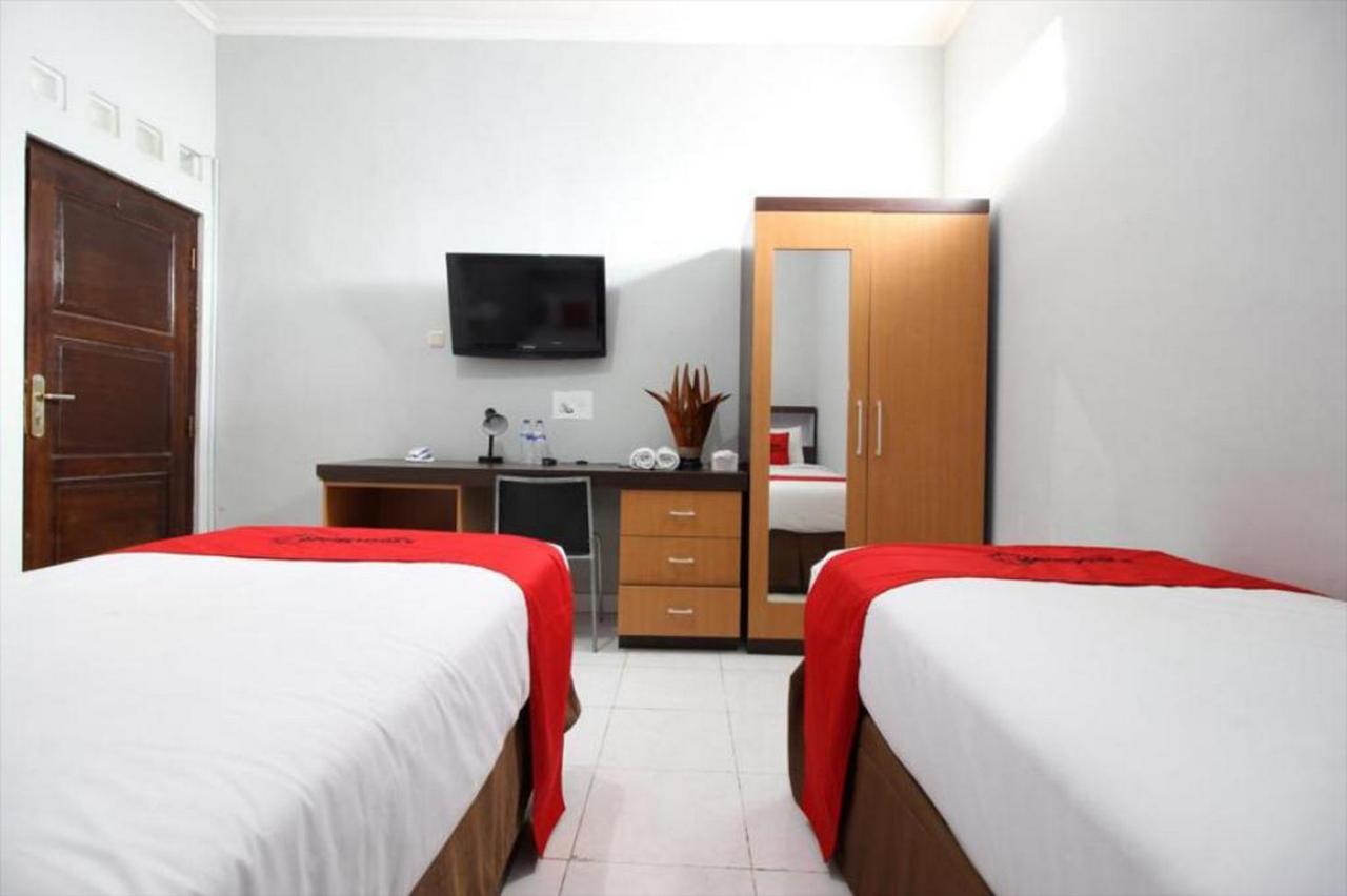 RedDoorz Plus @ Hotel Star 88 Tugu Exterior foto